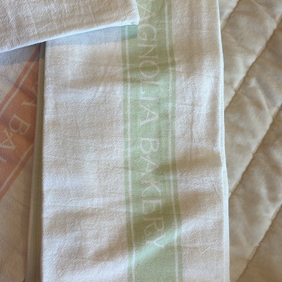 NWT Magnolia Bakery Flour Sack Towels - each set come with 2 please pick color - Picture 3 of 5